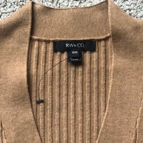 RW&CO. Cashmere Blent V- neck sweater. - Picture 2 of 2